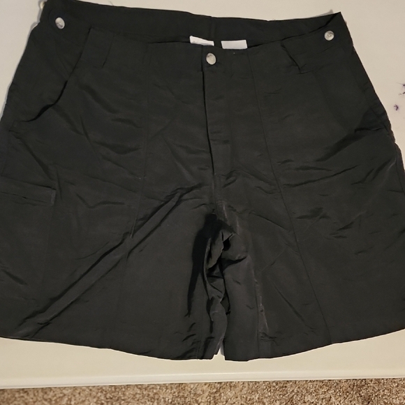 Columbia Pants - Columbia Women's Black Cargo Shorts In 8L